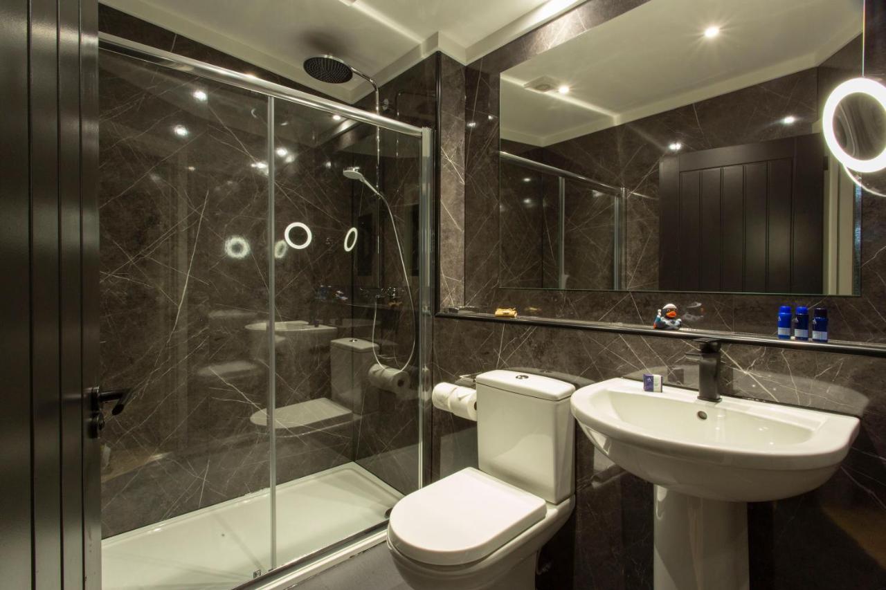 Dundonald Links Hotel Dreghorn Buitenkant foto
