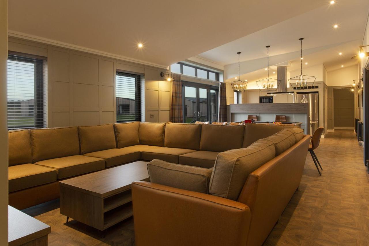 Dundonald Links Hotel Dreghorn Buitenkant foto